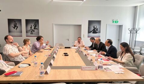 院长王瑞一行出访匈牙利、瑞士